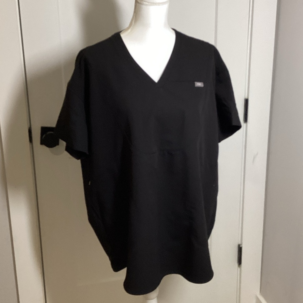 Figs Women’s Black V-Neck Short Sleeve Scrub Top